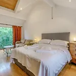 4 Bed In Oc-y039 別荘 ヘルムスリー