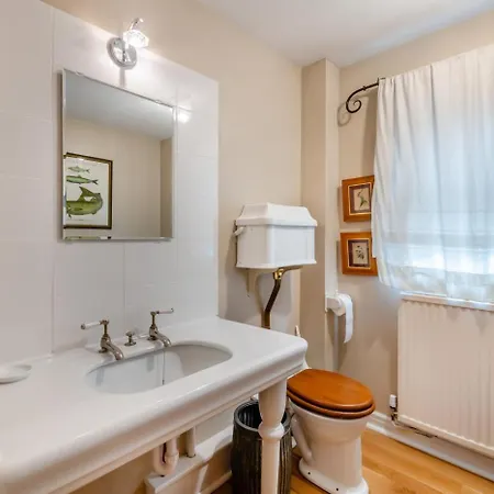4 Bed In Oc-y039 * Helmsley