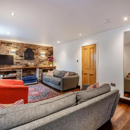 4 Bed In Oc-y039 * Helmsley