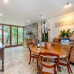 4 Bed In Oc-y039 بيت للعطل هلمسلي